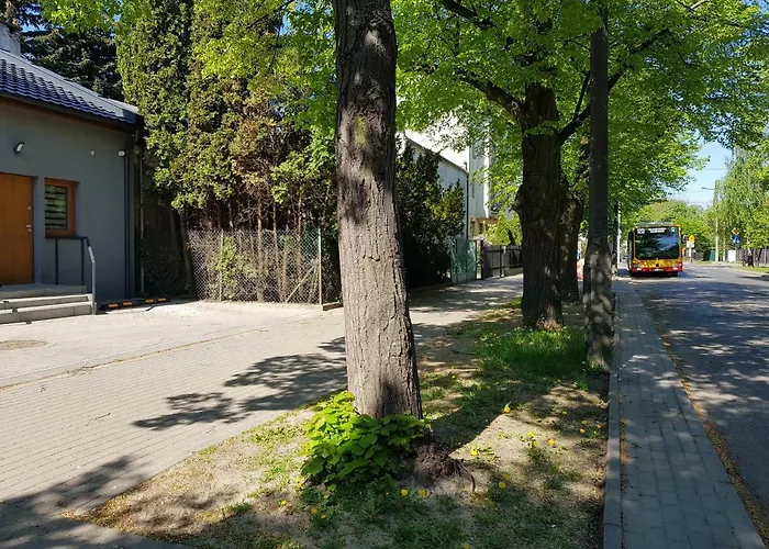 Metro Targowek Apartmán *