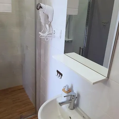 Metro Targowek Apartman *