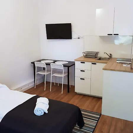 Metro Targowek Apartman *